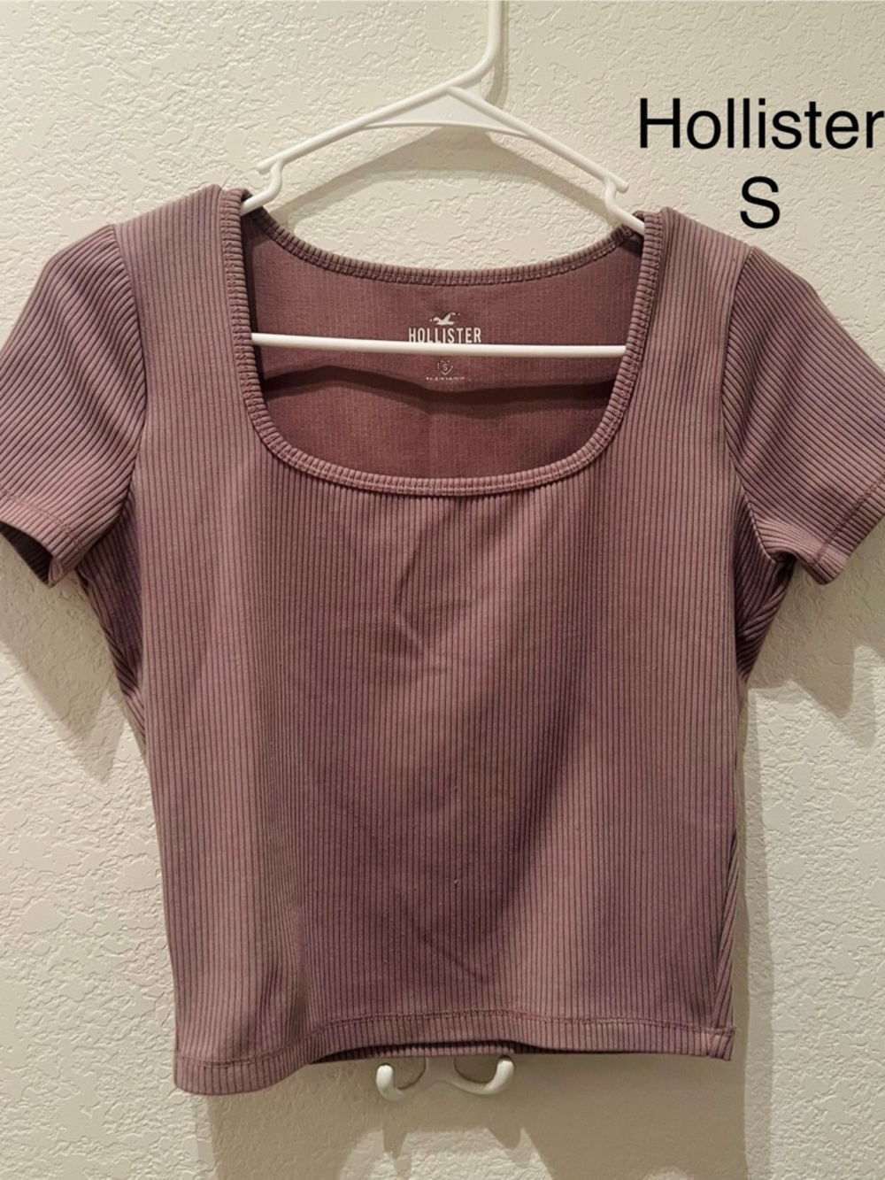Hollister Women's Ribbed Lavender Crop Top